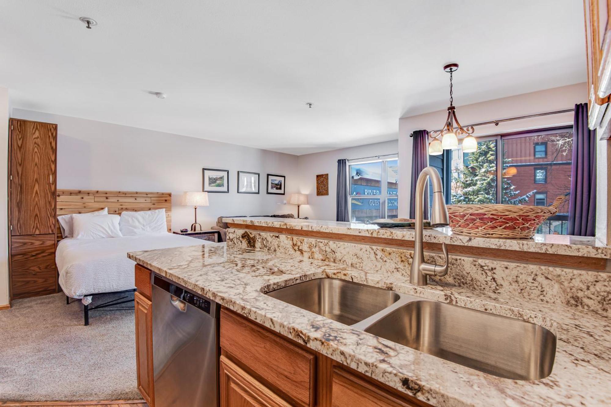 River Mountain Apartment *